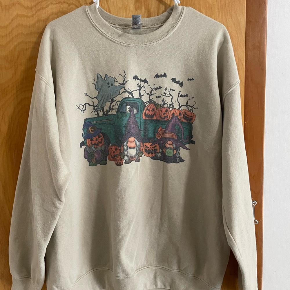 Gildan Cream Sweatshirt